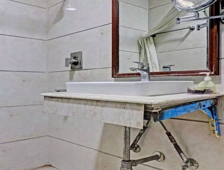 Itsy Hotels Hamlets Stay