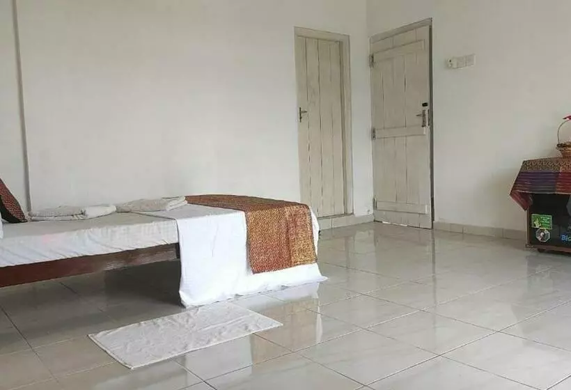 پانسیون Chrisber Villa