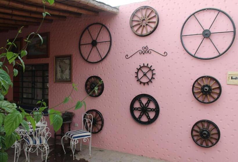 پانسیون Hostal Loma Blanca