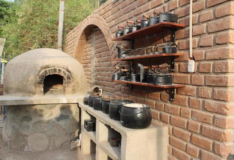 پانسیون Hostal Loma Blanca