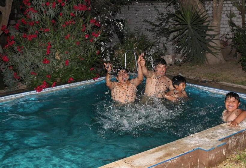 پانسیون Hostal Loma Blanca