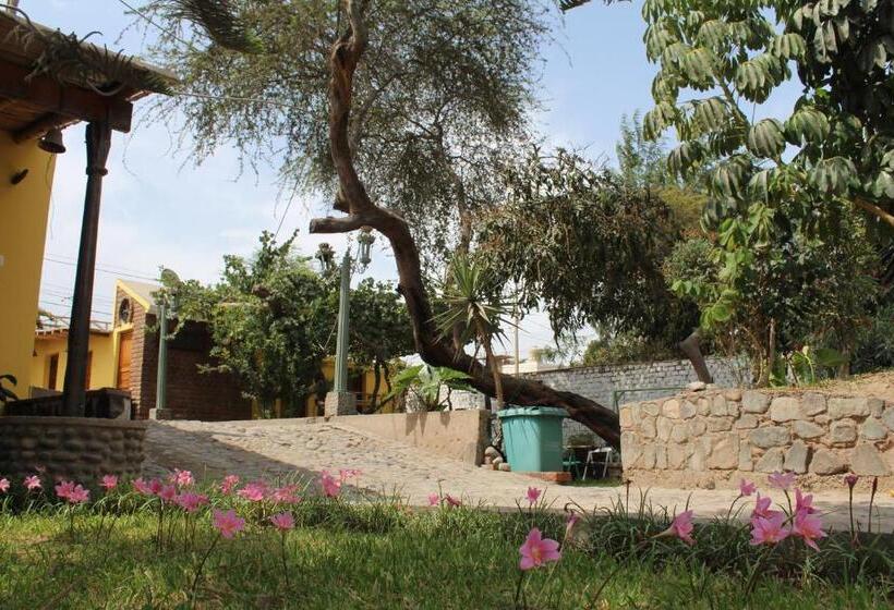 پانسیون Hostal Loma Blanca