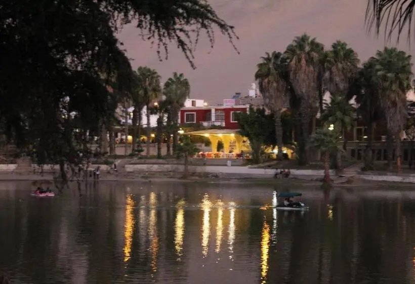 پانسیون Hostal Loma Blanca