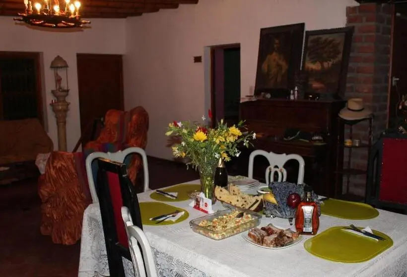 پانسیون Hostal Loma Blanca