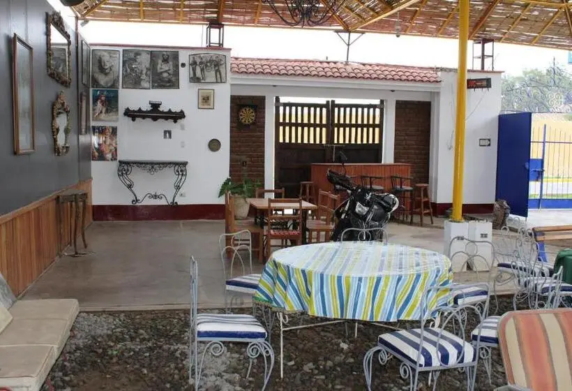 پانسیون Hostal Loma Blanca