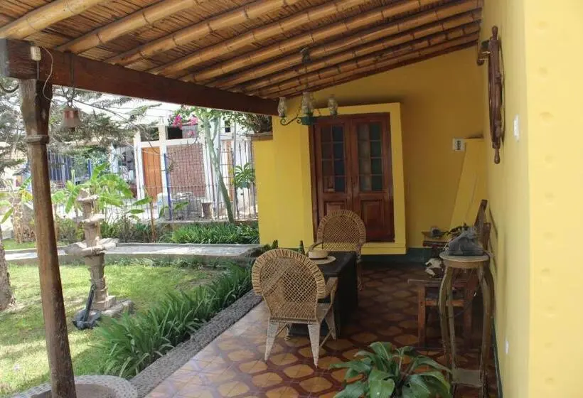 پانسیون Hostal Loma Blanca