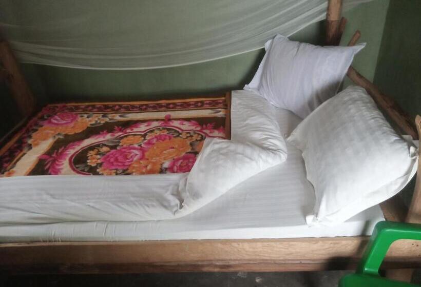 پانسیون Lake Lyantonde Eco Campsite And Lodge