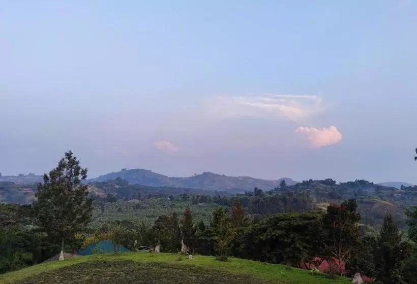 پانسیون Lake Lyantonde Eco Campsite And Lodge