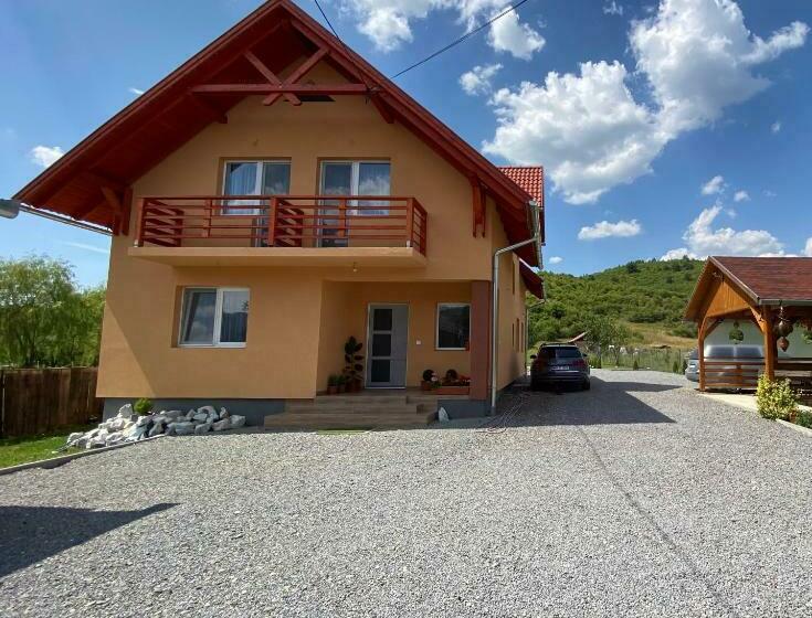 مبيت وإفطار Casa Alberto