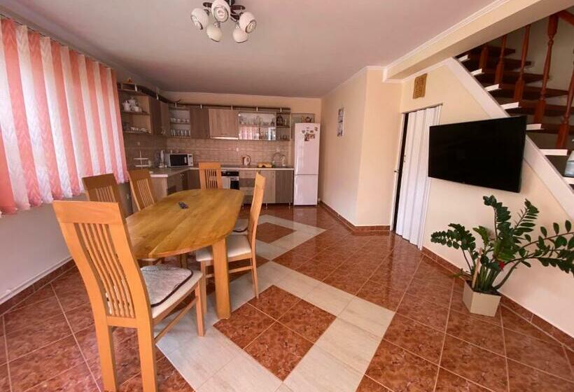 مبيت وإفطار Casa Alberto