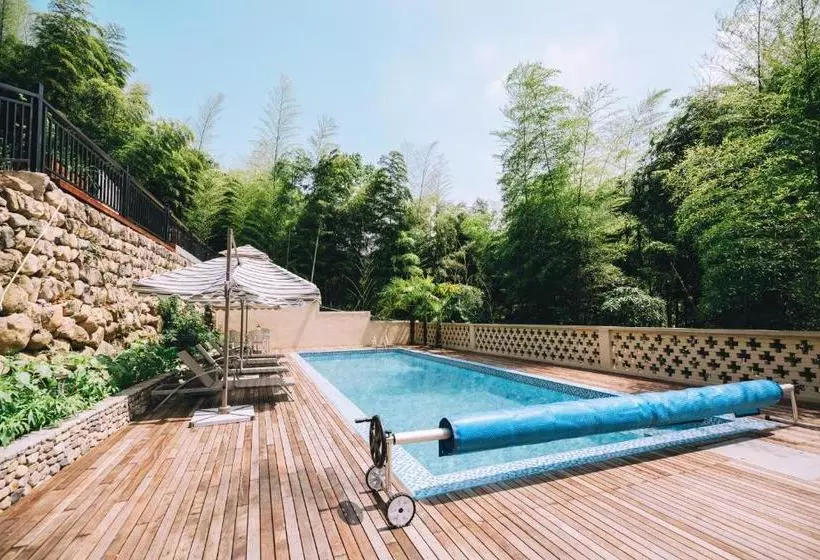 هتل Anji Creek Holiday Resort