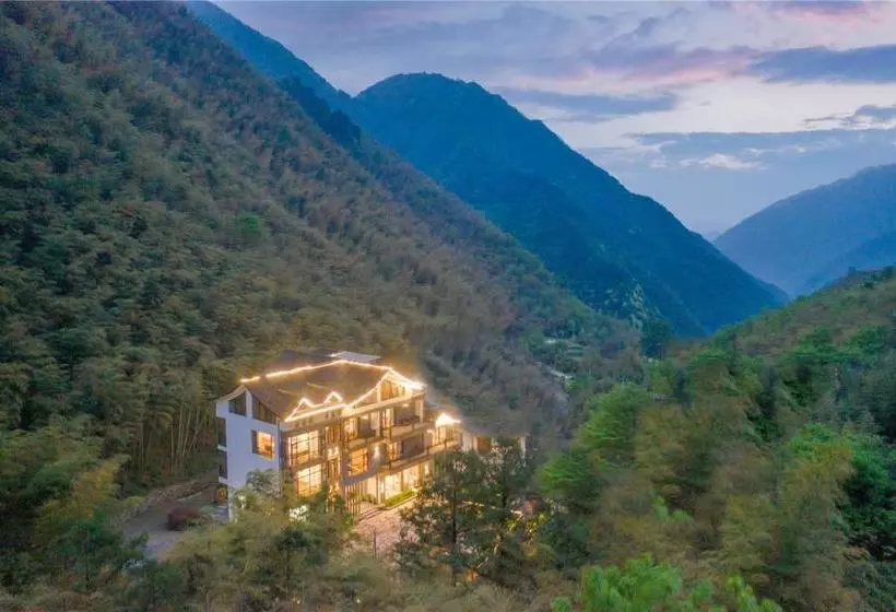 هتل Anji Creek Holiday Resort