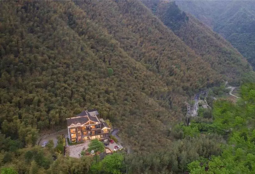 هتل Anji Creek Holiday Resort