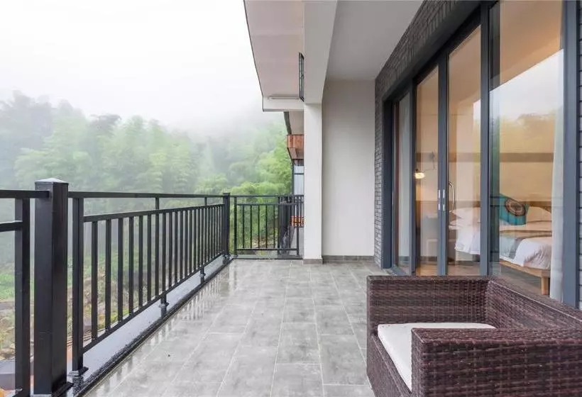هتل Anji Creek Holiday Resort