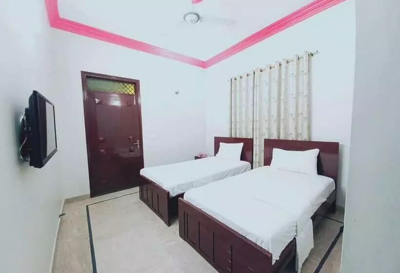 هتل Cosy Inn Guest House