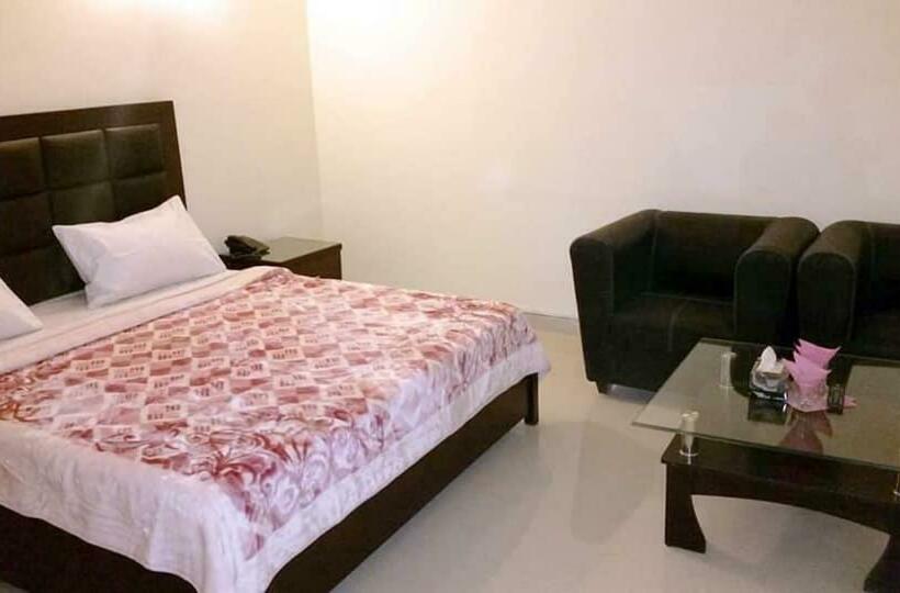 هتل Cosy Inn Guest House