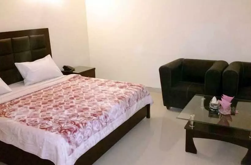 هتل Cosy Inn Guest House