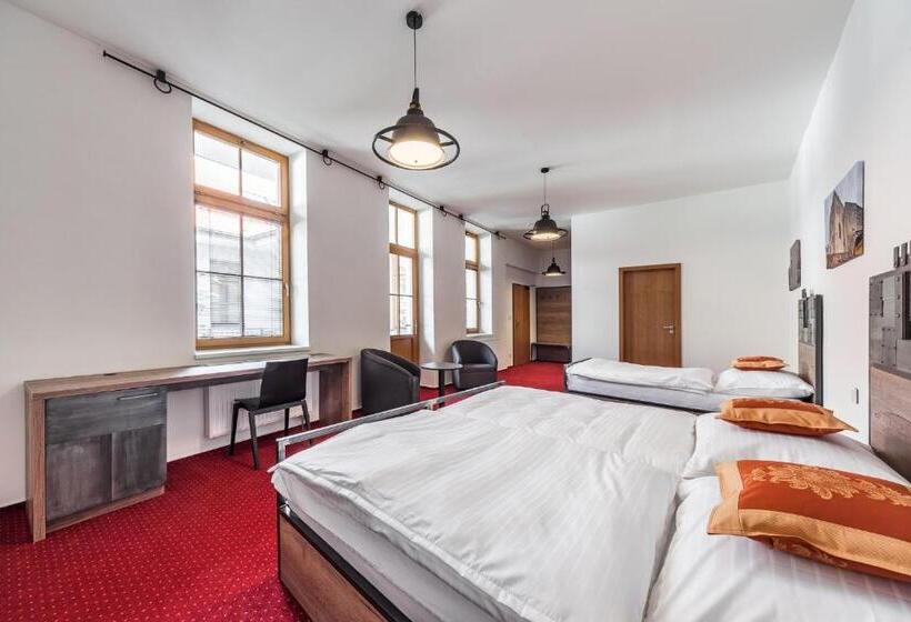 Отель Mariánský Dvůr