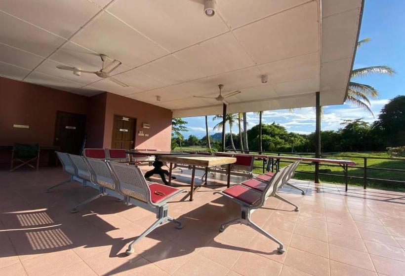 בית מלון כפרי Oyo 90287 Rb Homestay & Farms