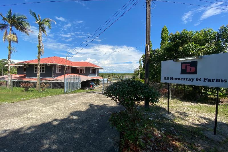 בית מלון כפרי Oyo 90287 Rb Homestay & Farms