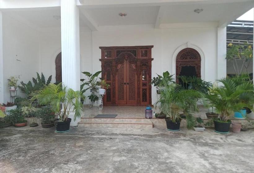 בית מלון כפרי Oyo 90585 Saka Ganta Guest House