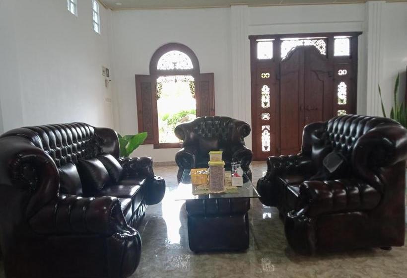 בית מלון כפרי Oyo 90585 Saka Ganta Guest House