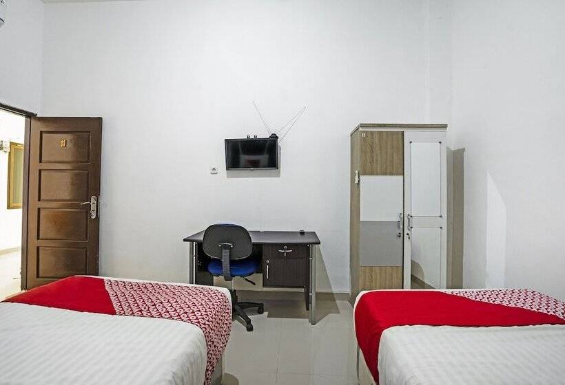 فندق Oyo 90595 Ferezsa Kost Syariah