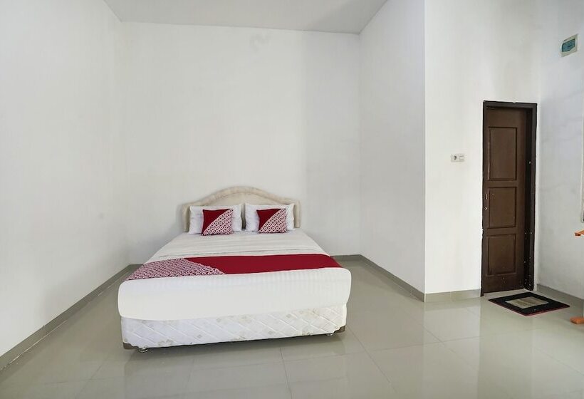 فندق Oyo 90595 Ferezsa Kost Syariah