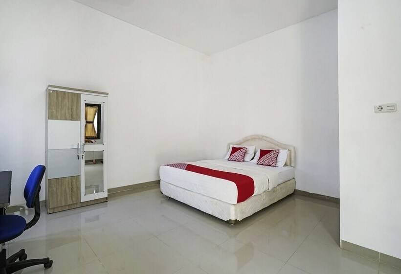 فندق Oyo 90595 Ferezsa Kost Syariah