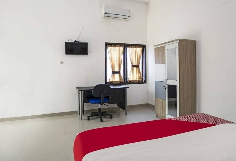 ホテル Oyo 90595 Ferezsa Kost Syariah