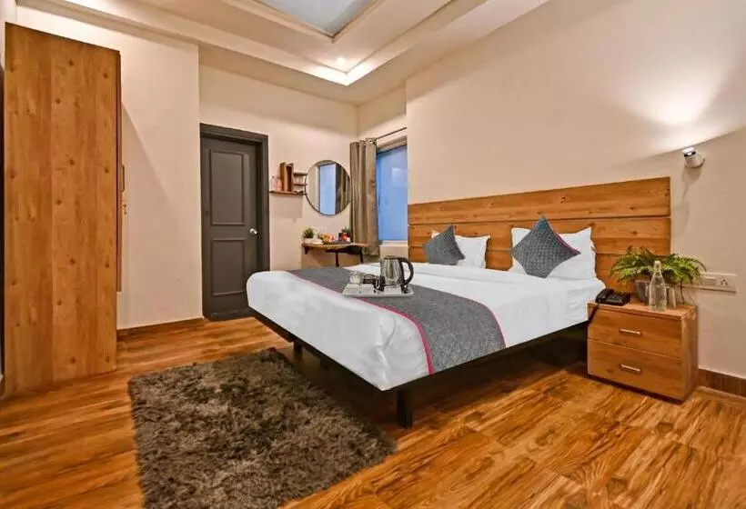 هتل Townhouse 453 Malviya Nagar