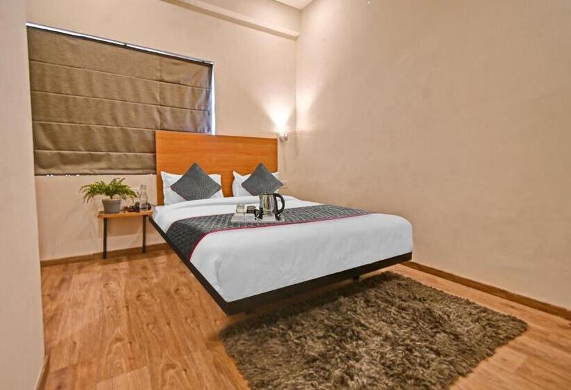 هتل Townhouse 453 Malviya Nagar