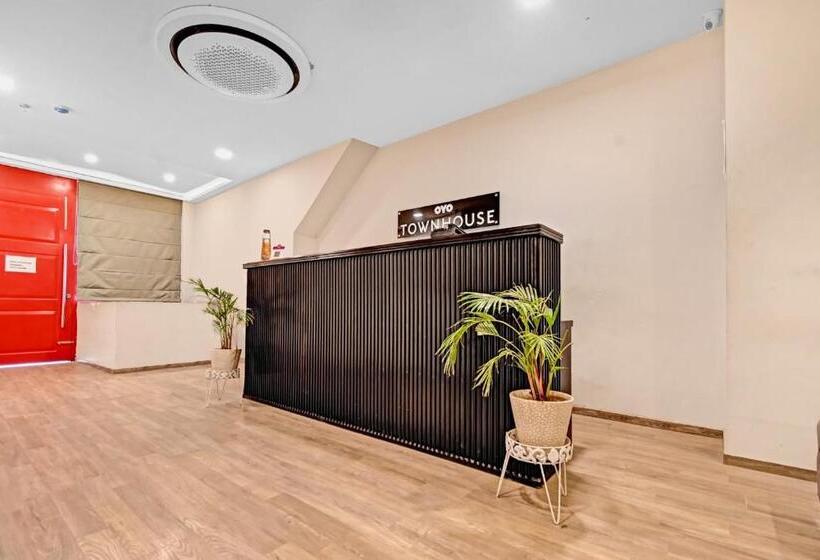 هتل Townhouse 453 Malviya Nagar