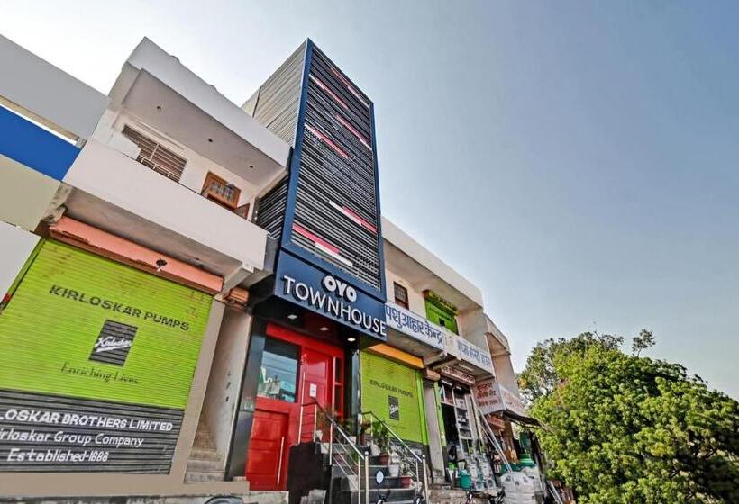 هتل Townhouse 453 Malviya Nagar