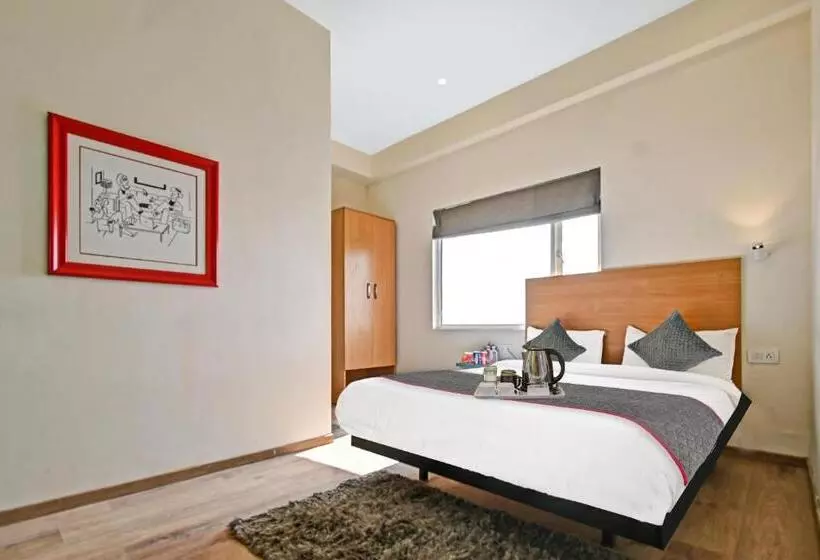 هتل Townhouse 453 Malviya Nagar