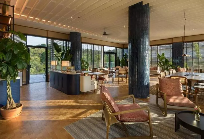 ホテル Tres Reyes San Sebastian