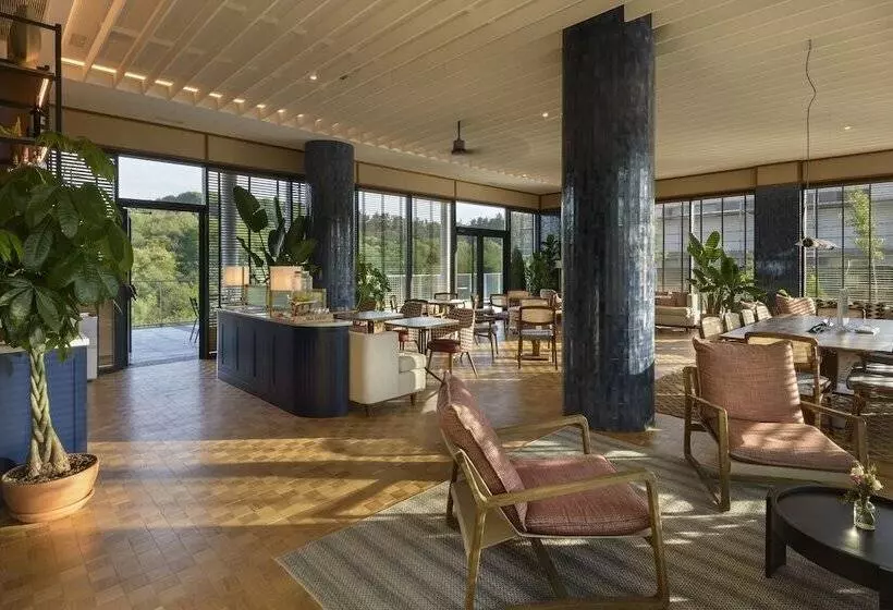 ホテル Tres Reyes San Sebastian