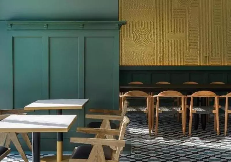 ホテル Tres Reyes San Sebastian