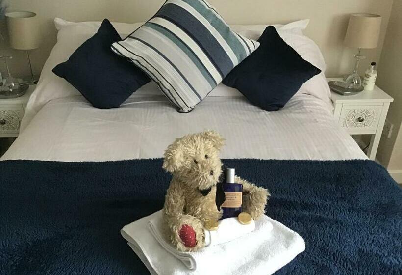 Mere Lodge Bed & Breakfast