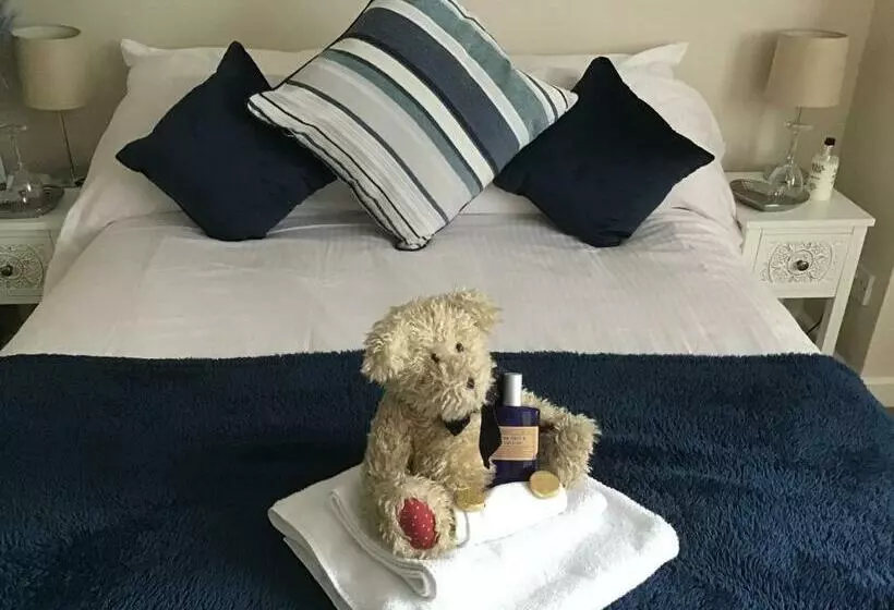 Mere Lodge Bed & Breakfast