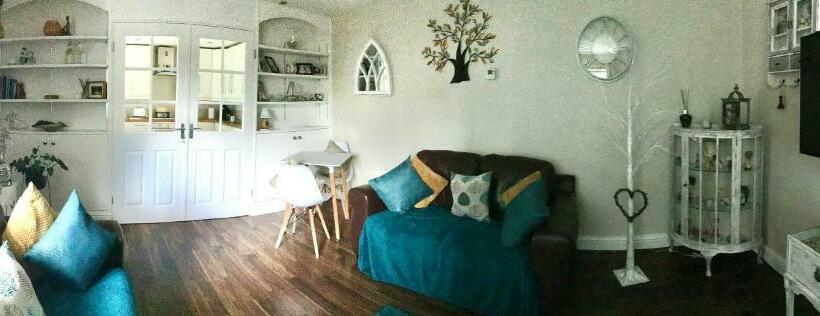 Mere Lodge Bed & Breakfast