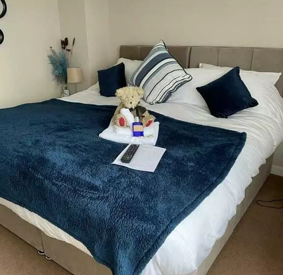 Mere Lodge Bed & Breakfast