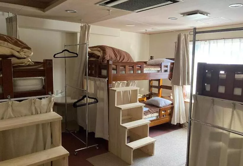 پانسیون J Hoppers Beppu Guesthouse ジェイホッパーズ別府ゲストハウス