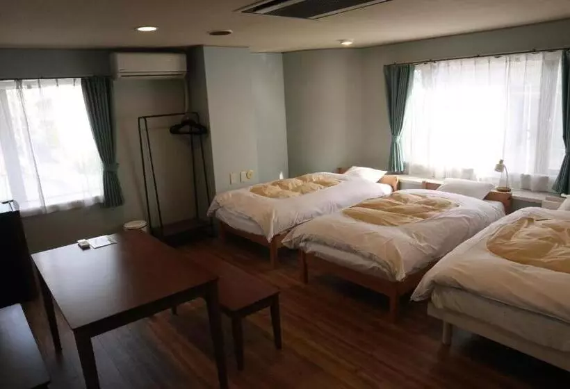 پانسیون J Hoppers Beppu Guesthouse ジェイホッパーズ別府ゲストハウス