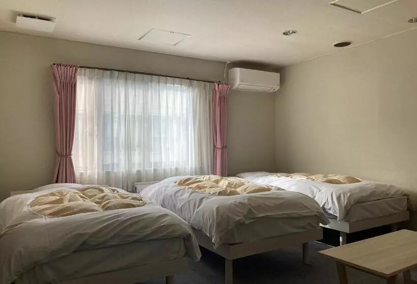 پانسیون J Hoppers Beppu Guesthouse ジェイホッパーズ別府ゲストハウス