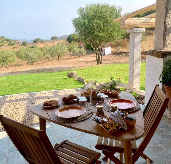 بنسيون Macciuneddu Country Retreat