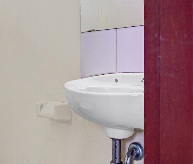 Reddoorz Plus At Hotel Griya Astoeti