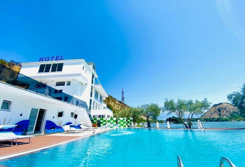 استراحتگاه Principe Del Lago