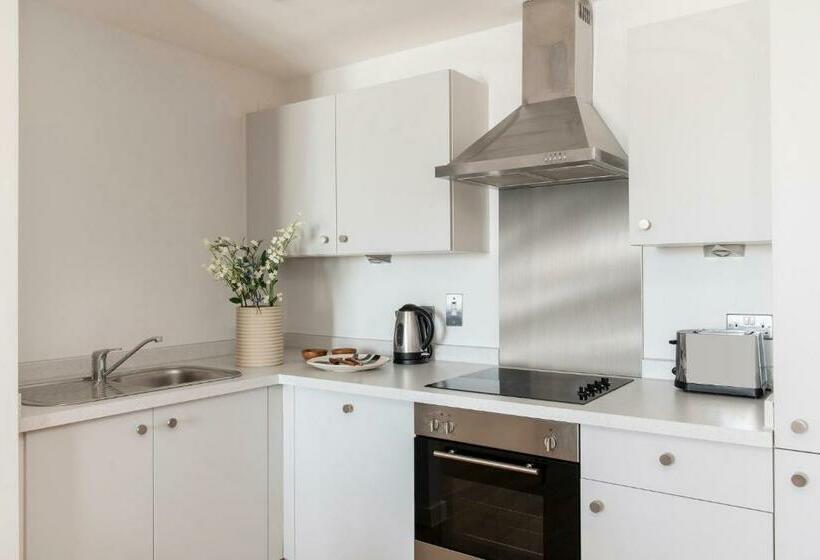 Cove Paradise Street