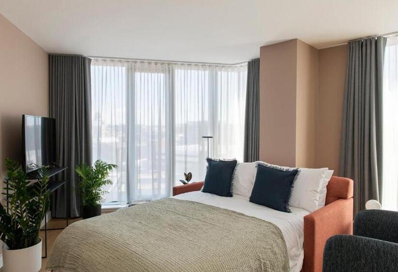 Cove Paradise Street